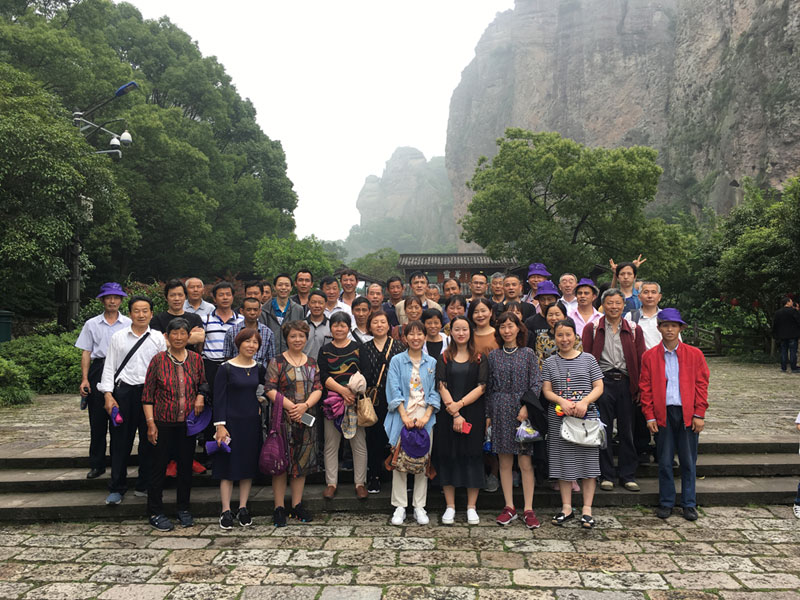 1559281723114718.jpg 良益旅游集体照.jpg